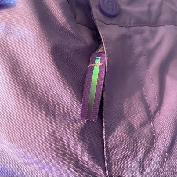 Champion snow pants in lilac. Elastic cuffs keep snow out; reinforced butt. - Picture 6 of 11